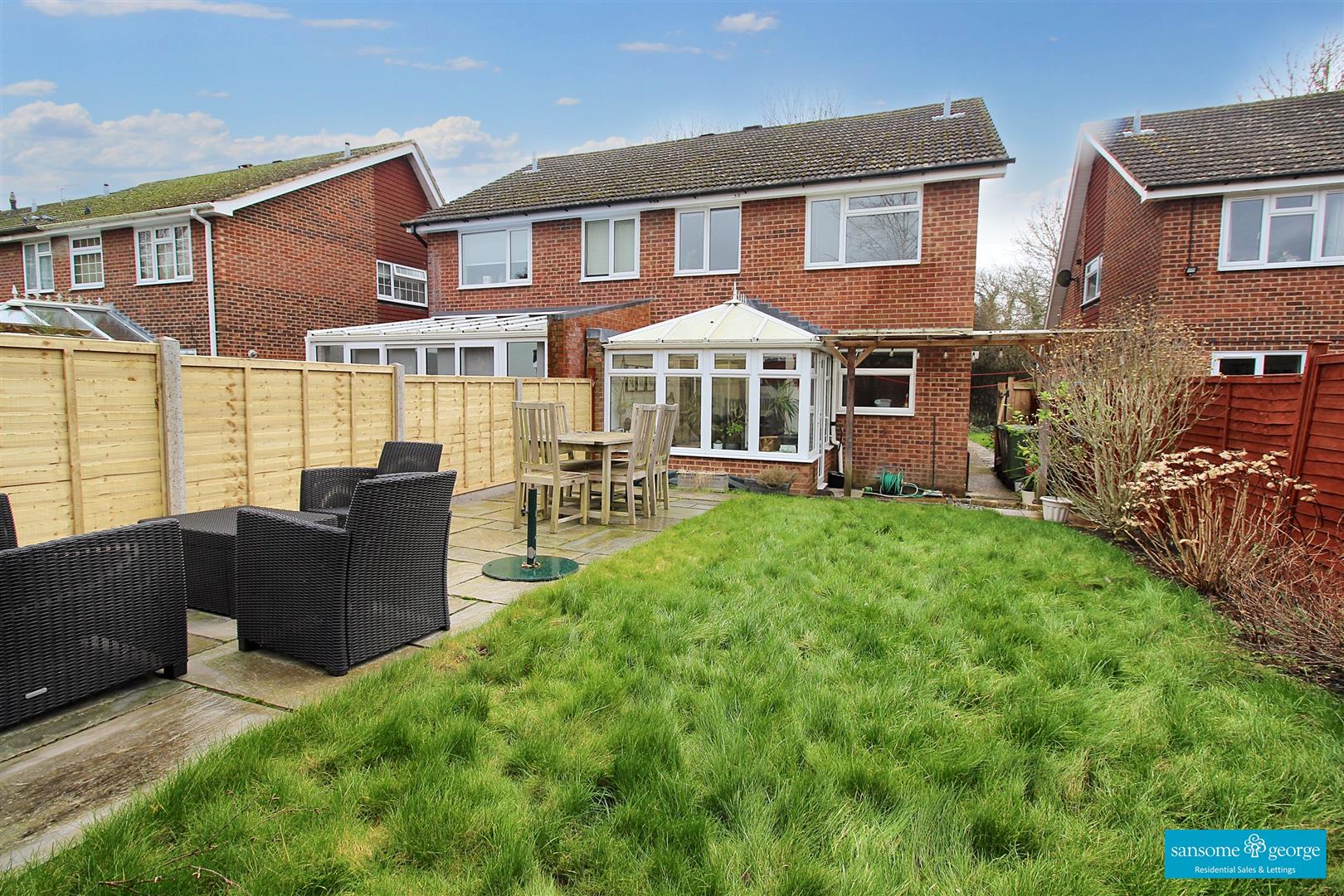 Tadcroft Walk, Calcot, Reading